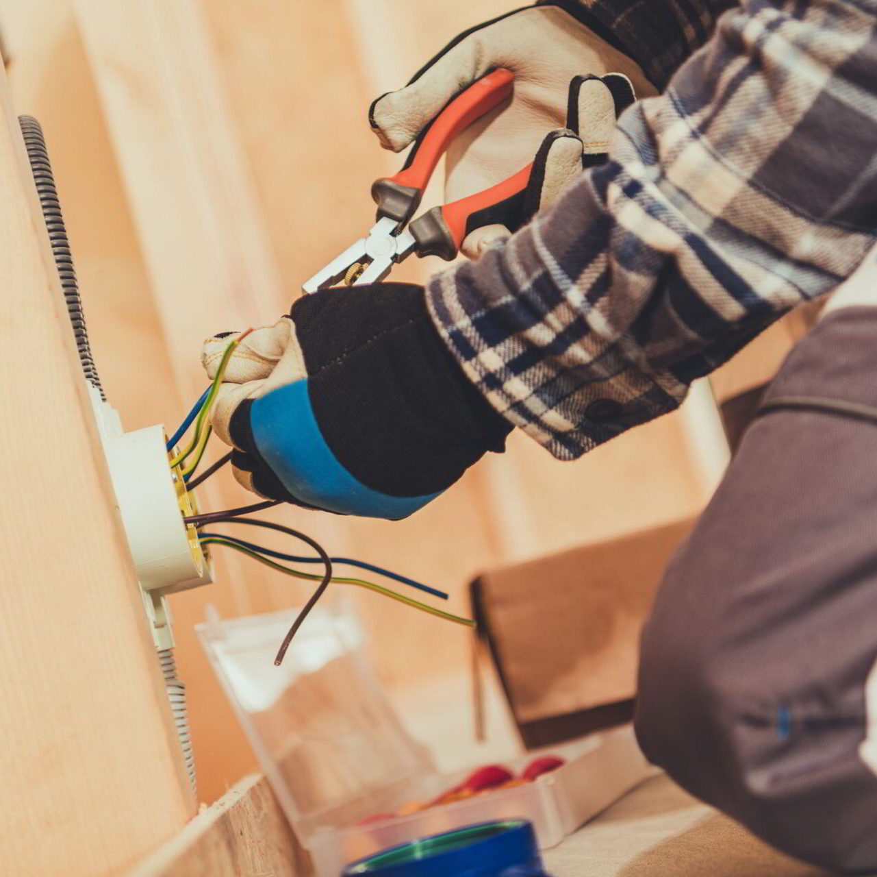 Electrician in Chehalis, WA